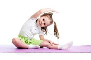 Видеоурок "детский фитнес. упражнение первое"