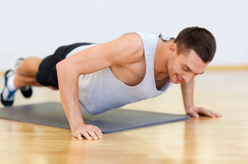 8 мощных упражнений, которые сжигают жир и тренируют всё тело