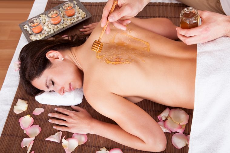 Медовый массаж от целлюлита: как делать в домашних условиях, противопоказания