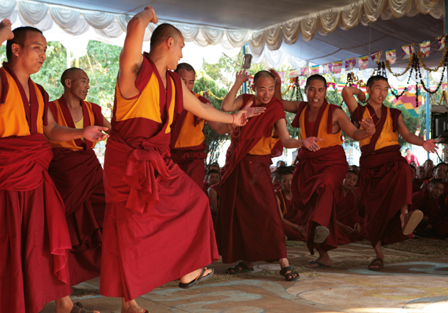 Тибетская гормональная гимнастика для оздоровления и долгожительства: польза и отзывы