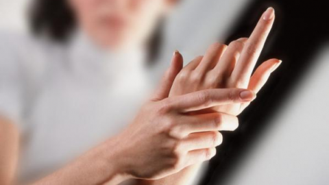 Болят суставы пальцев рук при беременности причины боли в кистях