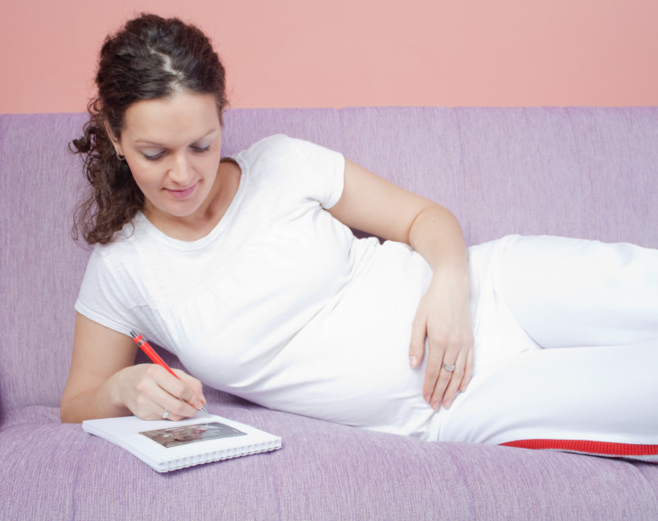 Зарядка для беременных 3 триместр в домашних условиях