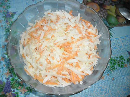 Салат из дайкона - 10 домашних вкусных рецептов приготовления