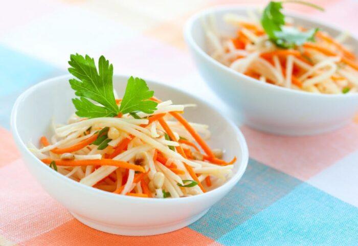 Салат из дайкона - 10 домашних вкусных рецептов приготовления