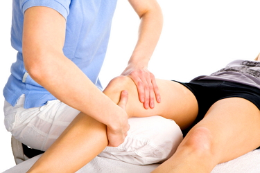 Стадии развития и особенности лечения гигромы коленного сустава