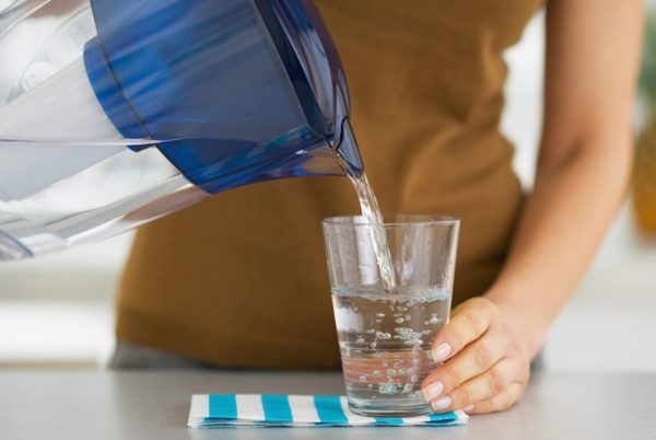 Зачем много пить воды: полезно ли это и можно ли так похудеть?