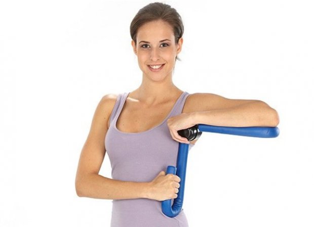 Самые эффективные упражнения для спины с эспандером: комплекс для женщин и мужчин