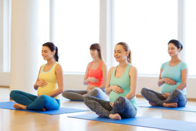 Йога для беременных 3 триместр в домашних условиях